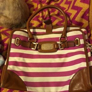 I am selling some brand name purses and one none